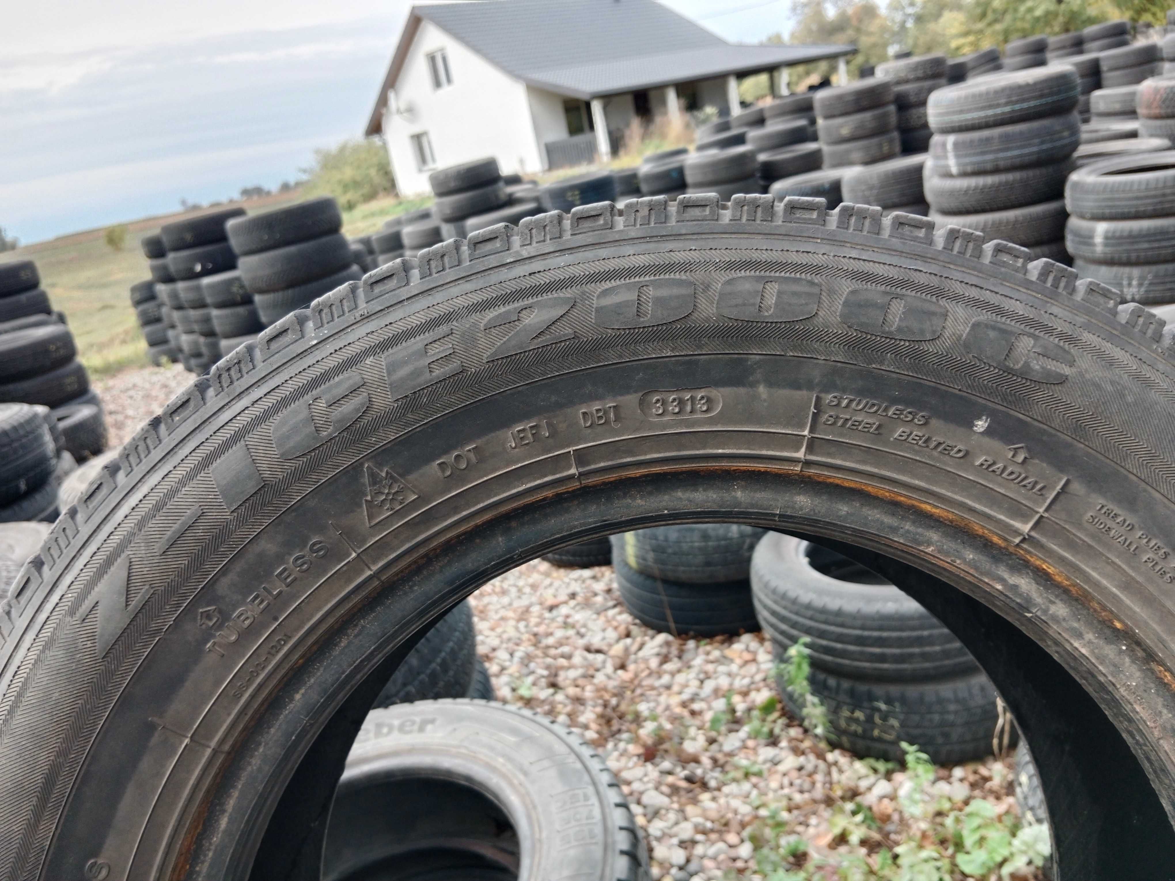 Opona używana 195/70R15C Zeetex Z-ICE2000C 1szt