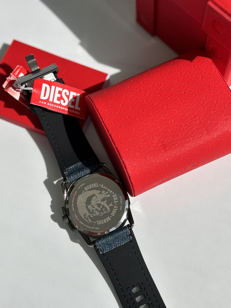 Чоловічий годинник Diesel