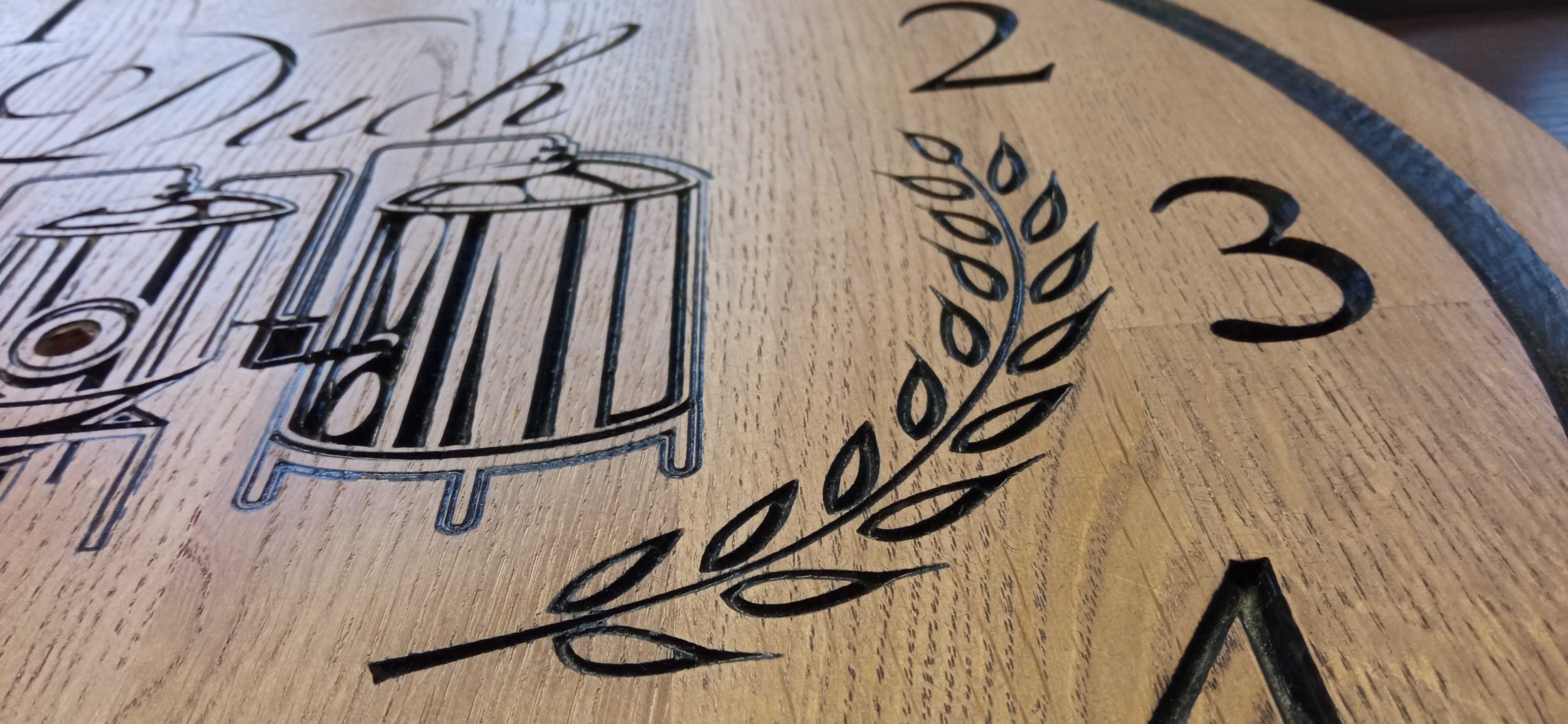 Zegar firmowy logo drewniany na zamówienie grawer dowolny wzór