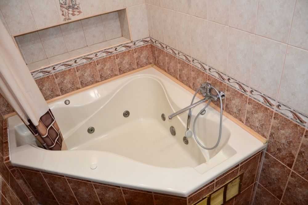 Продаж двокімнатної квартири на бульварі Лесі Українки, 9В