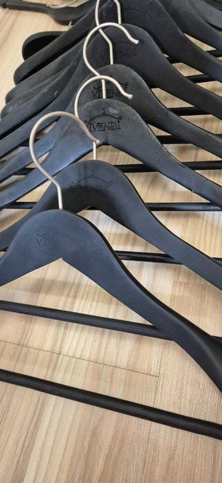 Плічка вішак Vivendi для верхнього одягу чорний матовий 43 см вешалка