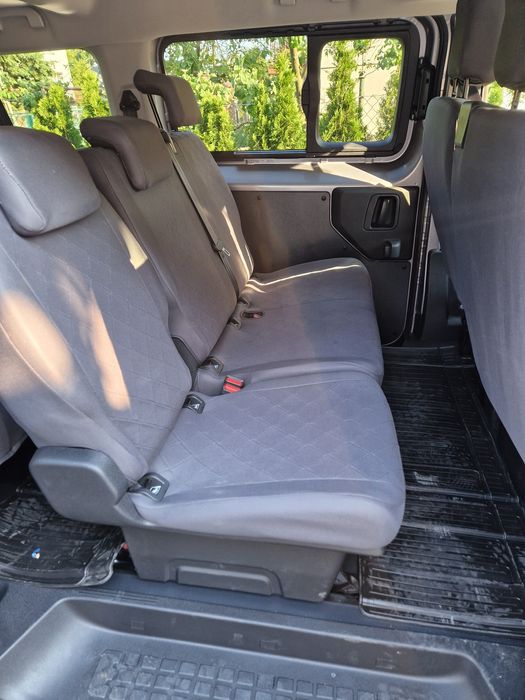 Wypożyczalnia wynajem samochodów bus- 8/9 osobowe, VIP