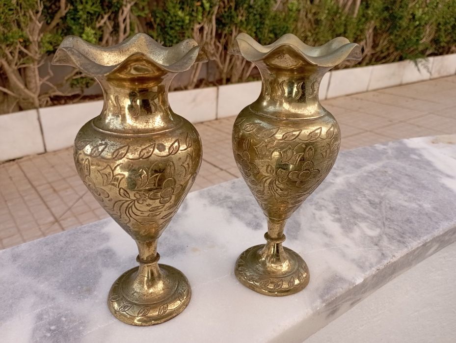 Conjunto de 2 jarras latão maciço