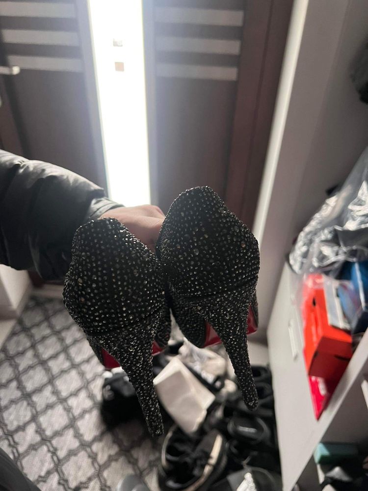 Szpilki louboutin swarovski daffodile