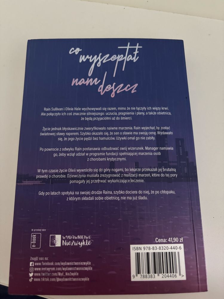 Ksiazka Co wyszeptal nam deszcz