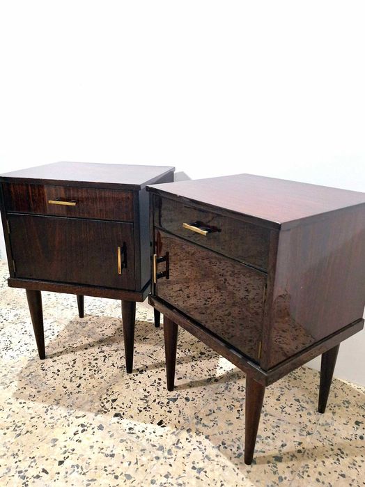 Mesas de cabeceira vintage. Vintage Bedside Table