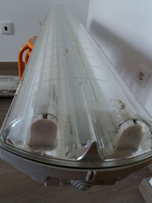 Conjunto com Lampadas fluorescentes incluidas