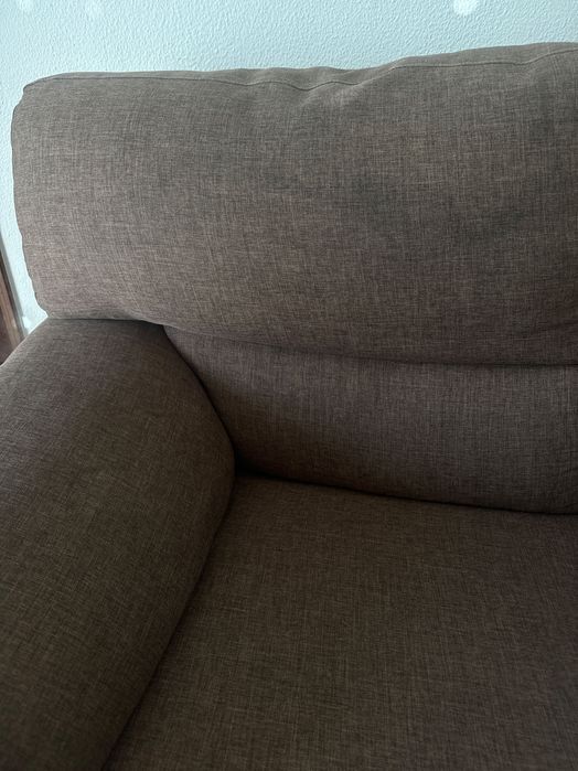 Sofá castanho vintage 2 lugares