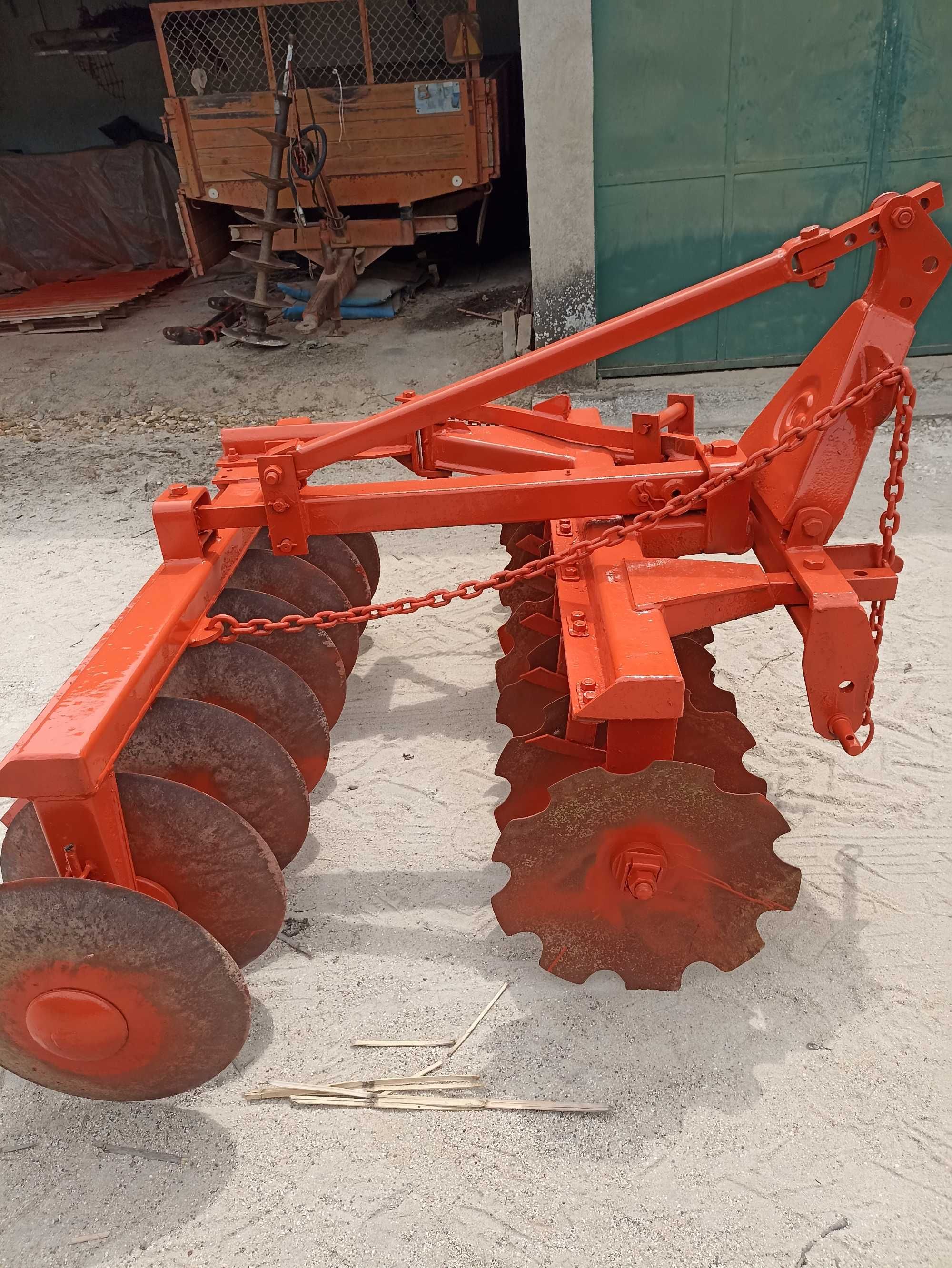 Alfaia agrícola grade de disco Galucho