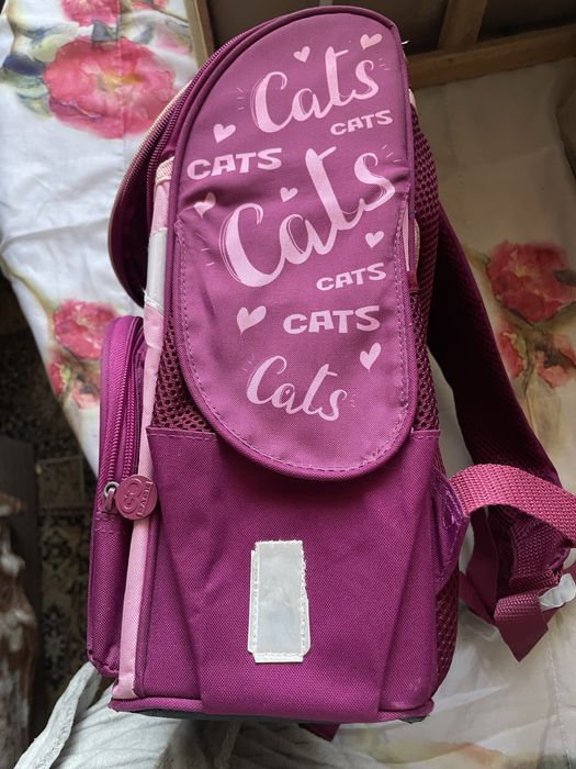 Шкільний портфель для дівчинки