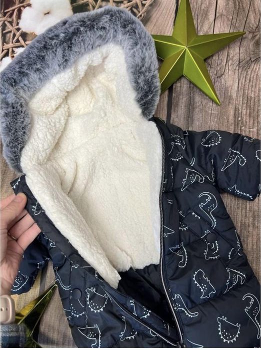 Зимовий комбінезон для дитини