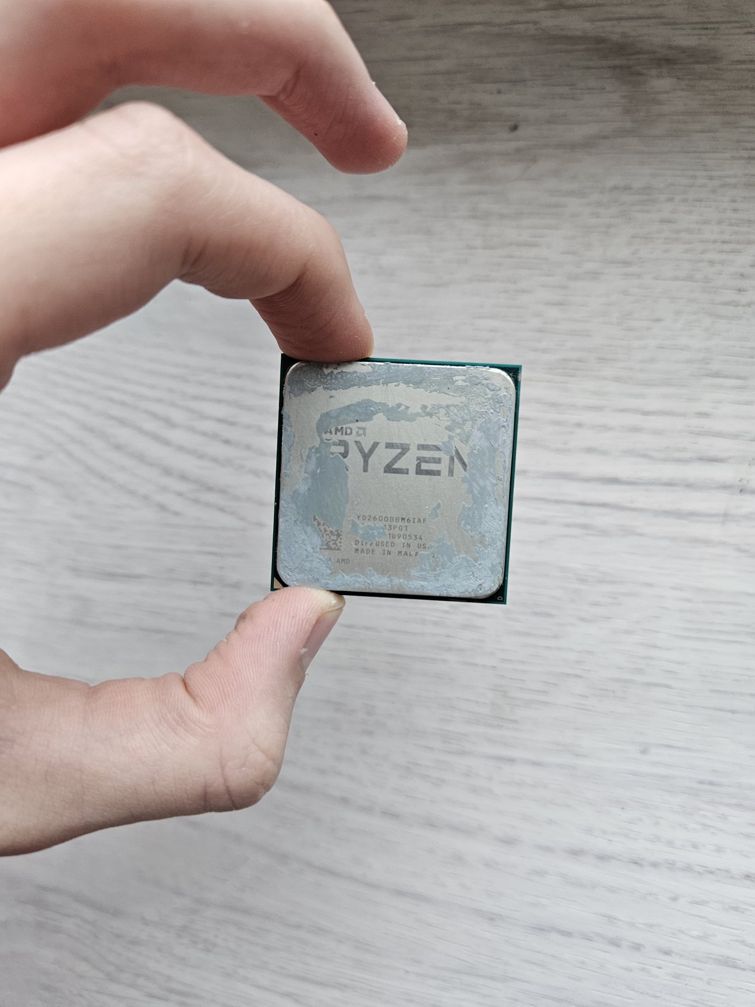 Procesor AMD Ryzen 2600 + chłodzenie AMD
