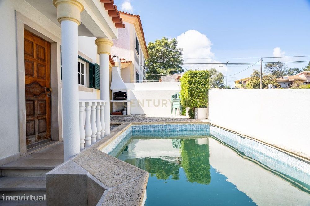 Moradia T3 com piscina em Manique