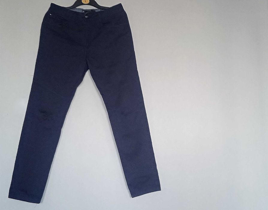 granatowe spodnie Diverse