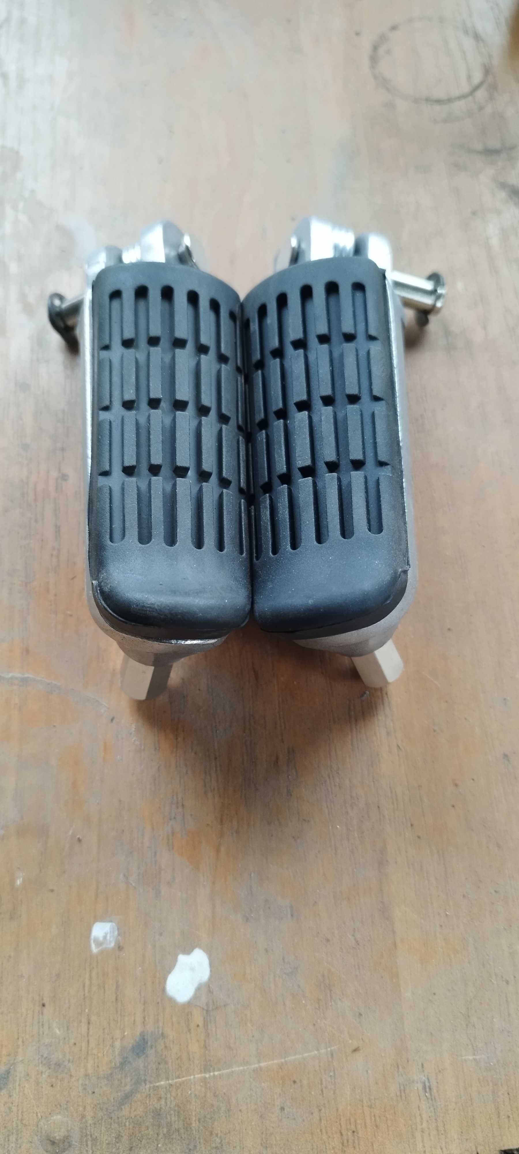 Підніжки передні Honda CB600F Hornet 98-06 CBF500 CBF600