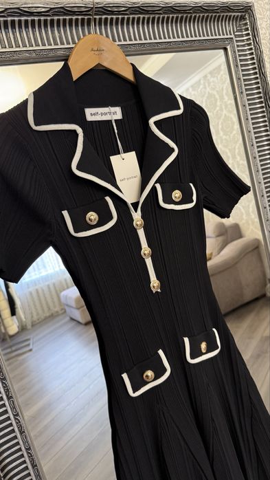 Черное платье self portrait