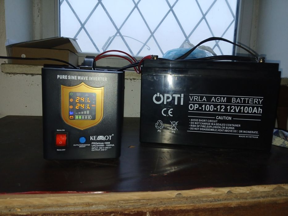 ДБЖ УПС Kemot PROsinus-1000 (чиста синусоїда).
Використовувався лише