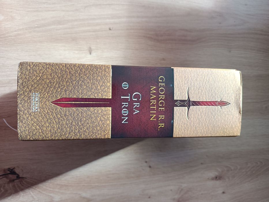 Książka Gra o Tron edycja ilustrowana G.R.R. Martin