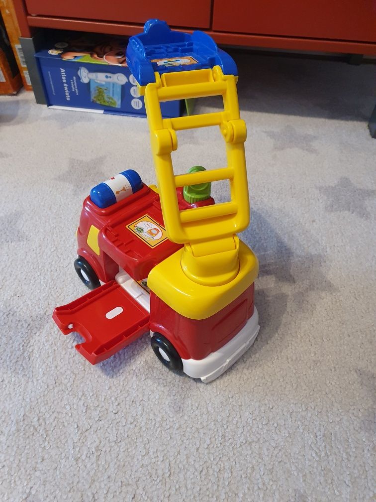 Wóz strażacki vtech  + małe autko grające