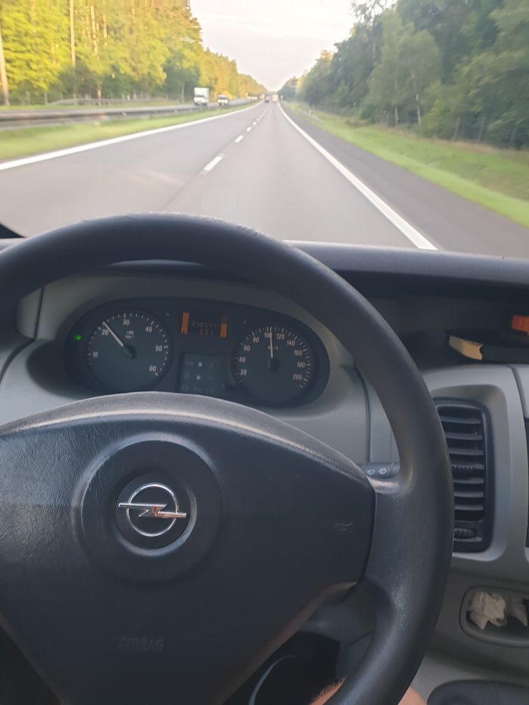 Opel vivaro 1.9 TDCI 2006 Niski Przebieg!!