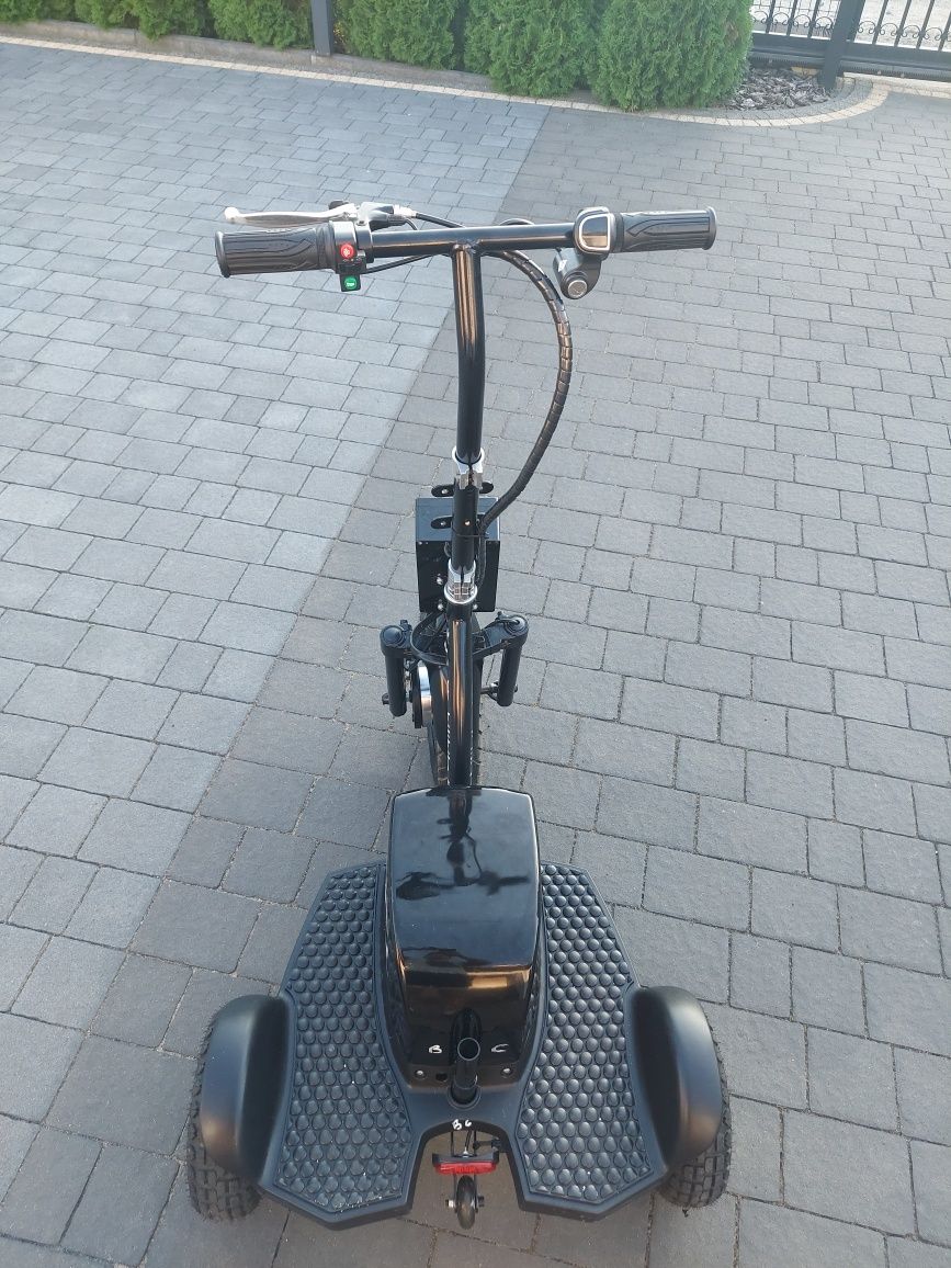 Skuter elektryczny trojkolowy BILI BIKE