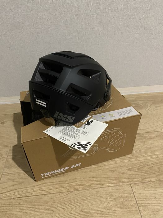 Новий шолом IXS Trigger AM MIPS розмір М (56-60)