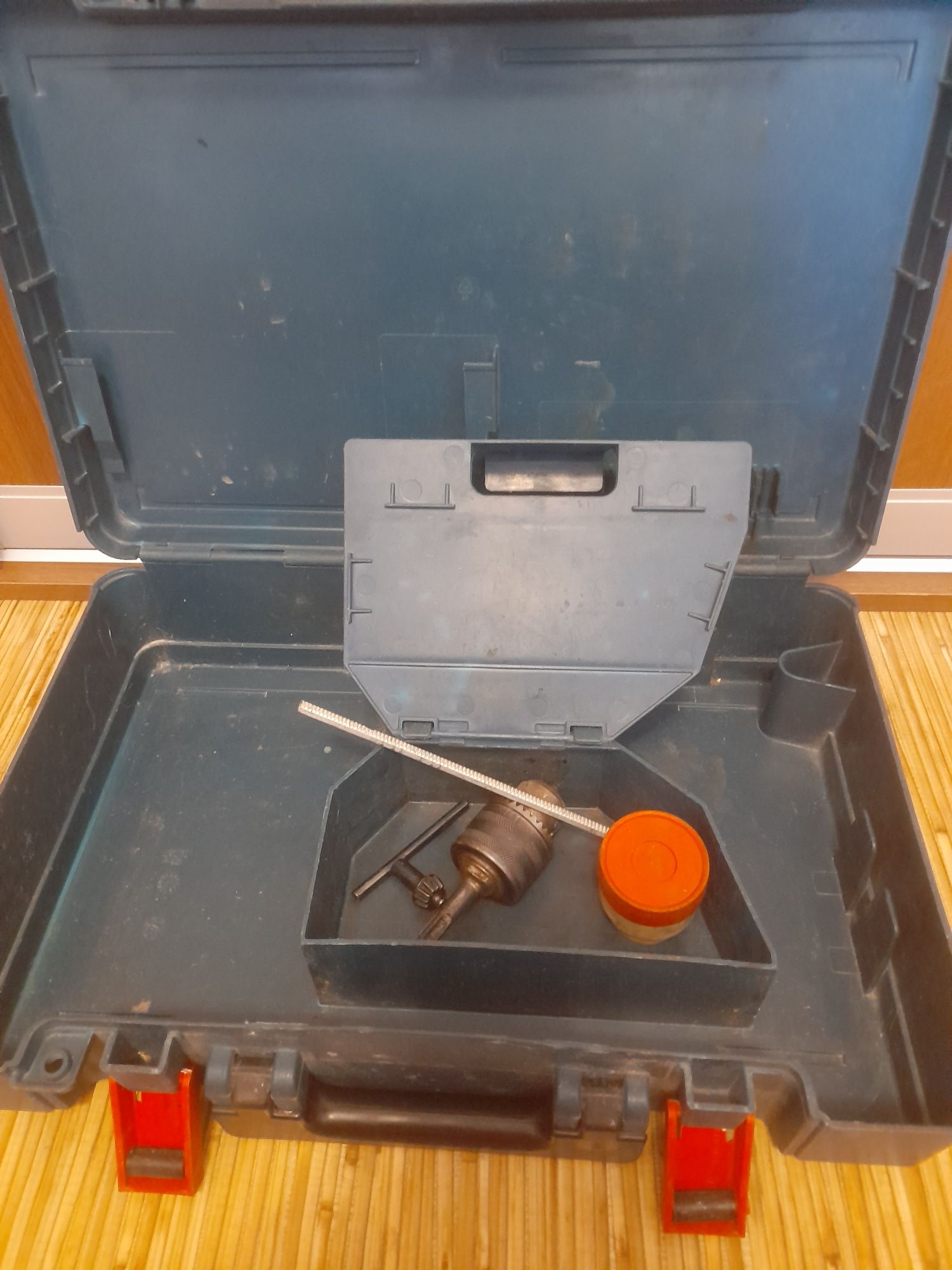 BOSCH    GBH  2-24  DSR