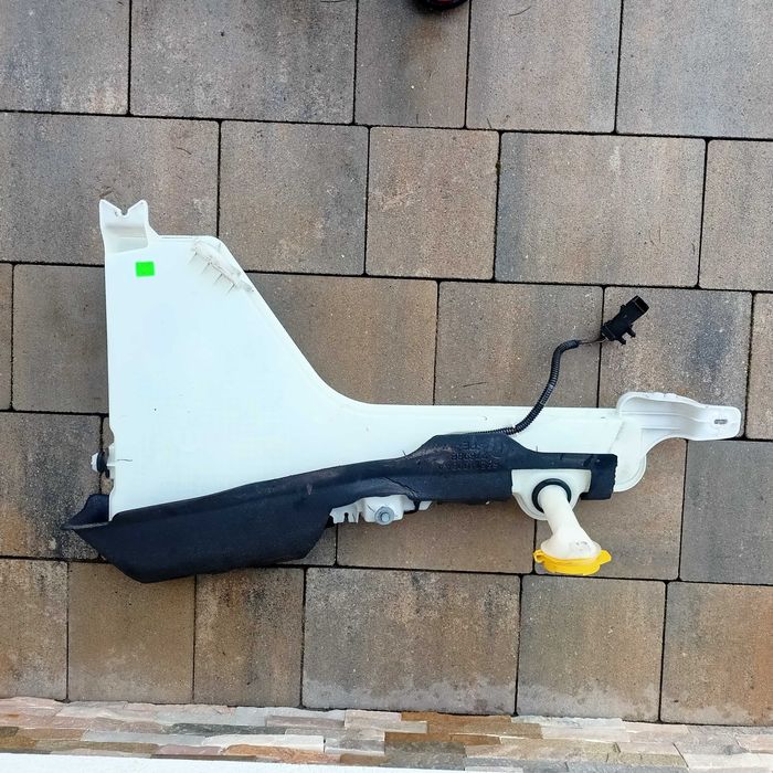 zbiornik płynu do spryskiwaczy szyby Jeep Grand Cherokee WL