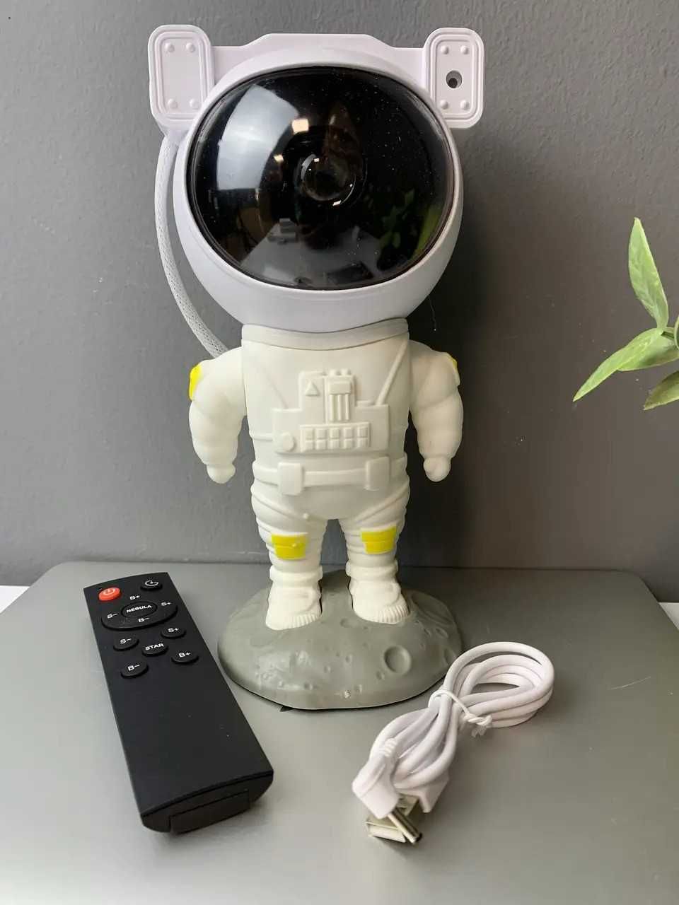 Лазерный астронавт светильник ночник звездногo нeбa кocмонавт