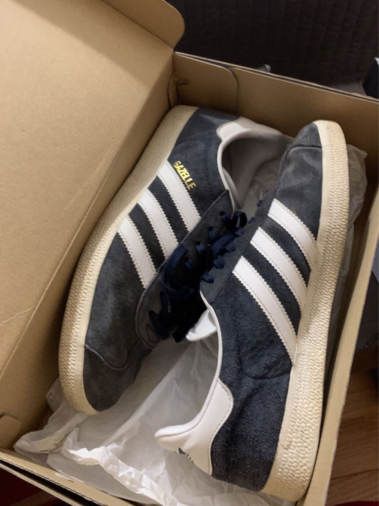 Ténis adidas gazelle (39)