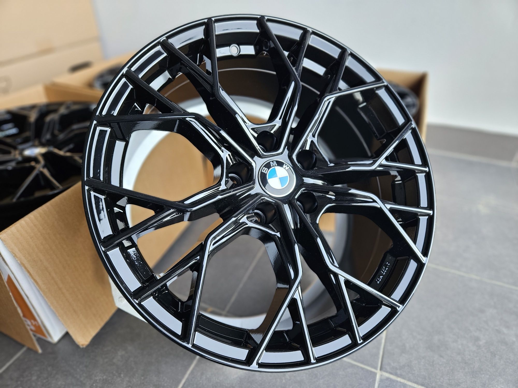 BMW X1 19 Nowe 5x112 X1 / iX1 U11 / X2 / iX2 U10 Felgi Czarne Alufelgi
