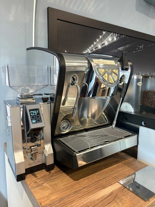 Ekspres Nuova Simonelli Musica + młynek Eureka Specialita – komplet