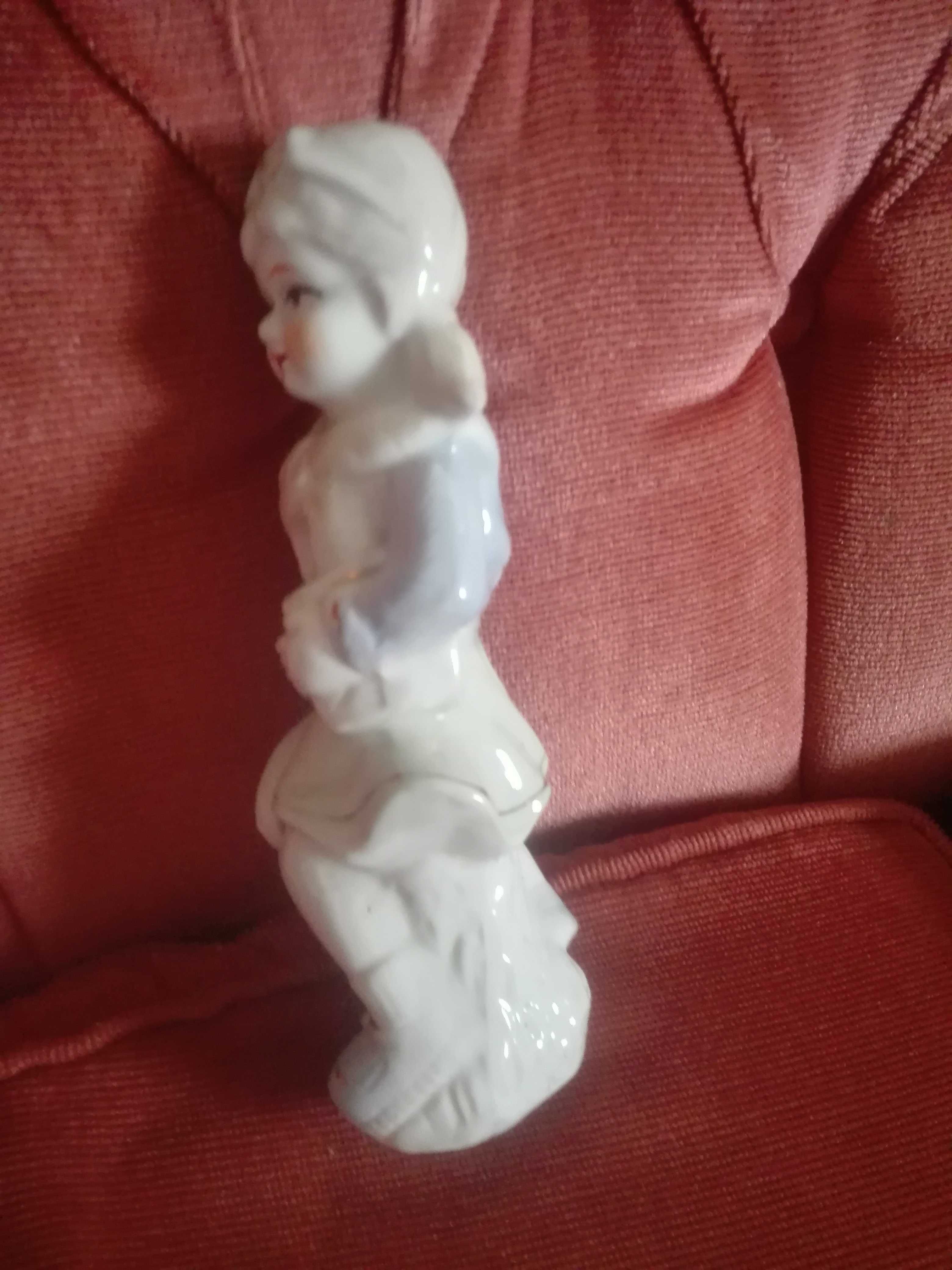 Porcelanowa stara figurka