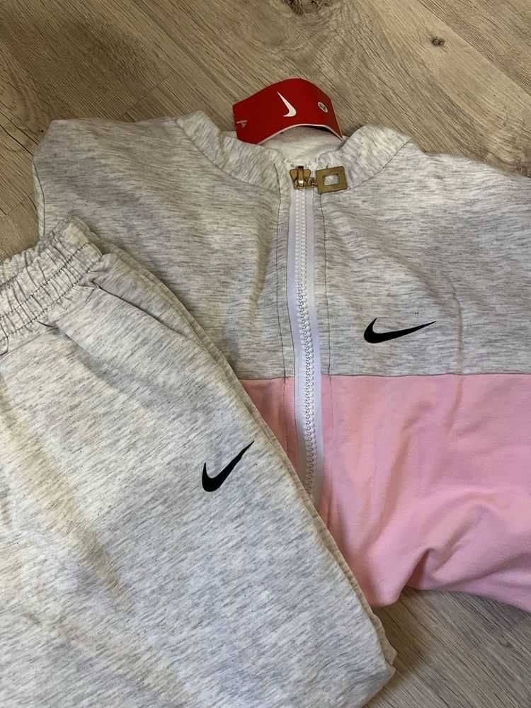 Продам спортивний костюм