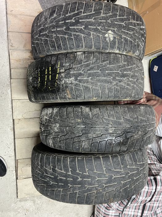 225 60 R18 Зима Nokian Hakkapeliitta 12 року 4-5 мм