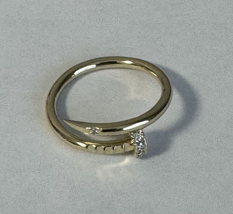 тое кольцо "Cartier" с бриллиантами