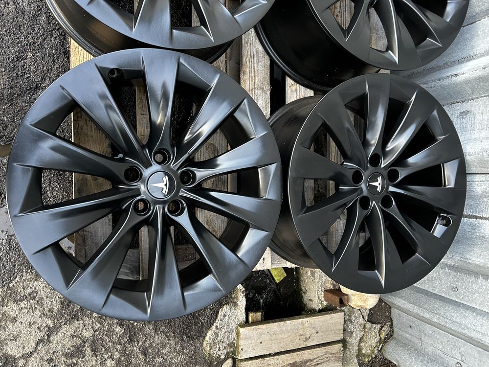 Диски Tesla 5/120r20 model X різноширокі