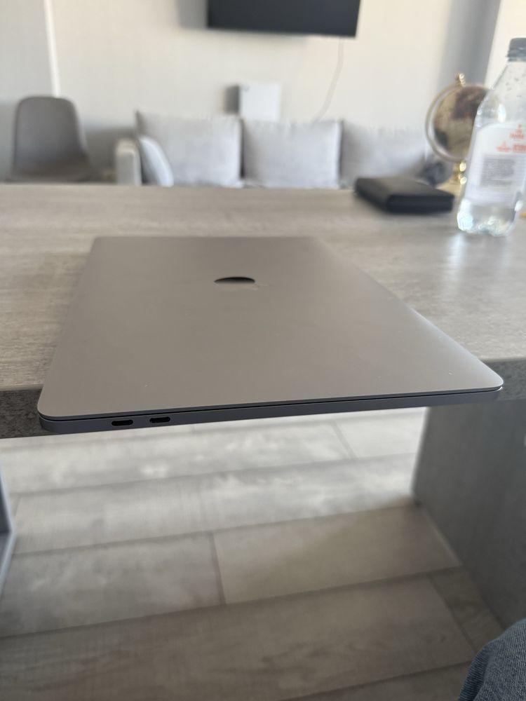 MacBook Pro M2, Space Gray