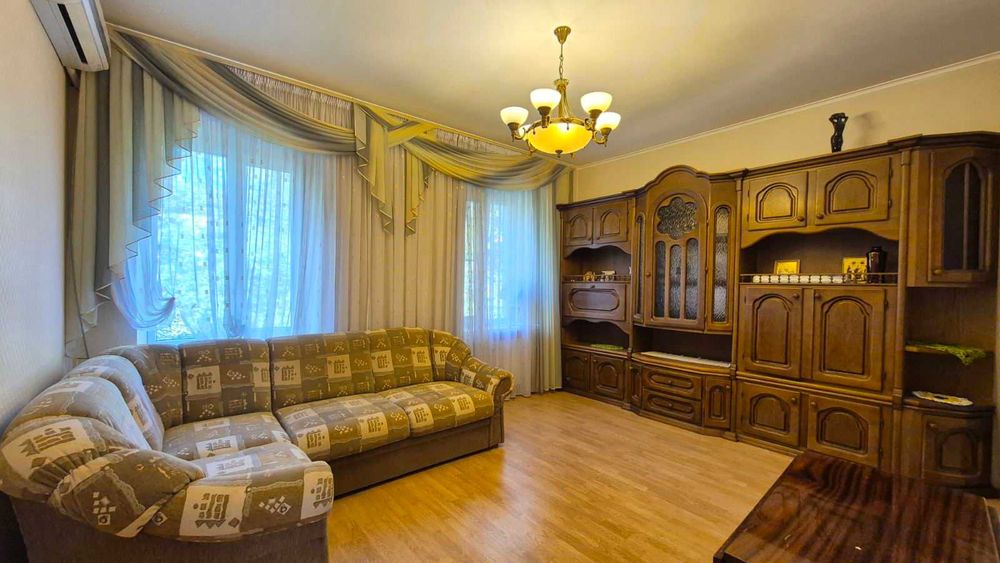 *Продаж 3-х кімнатної повнометражної квартири, по вул. Добролюбова
