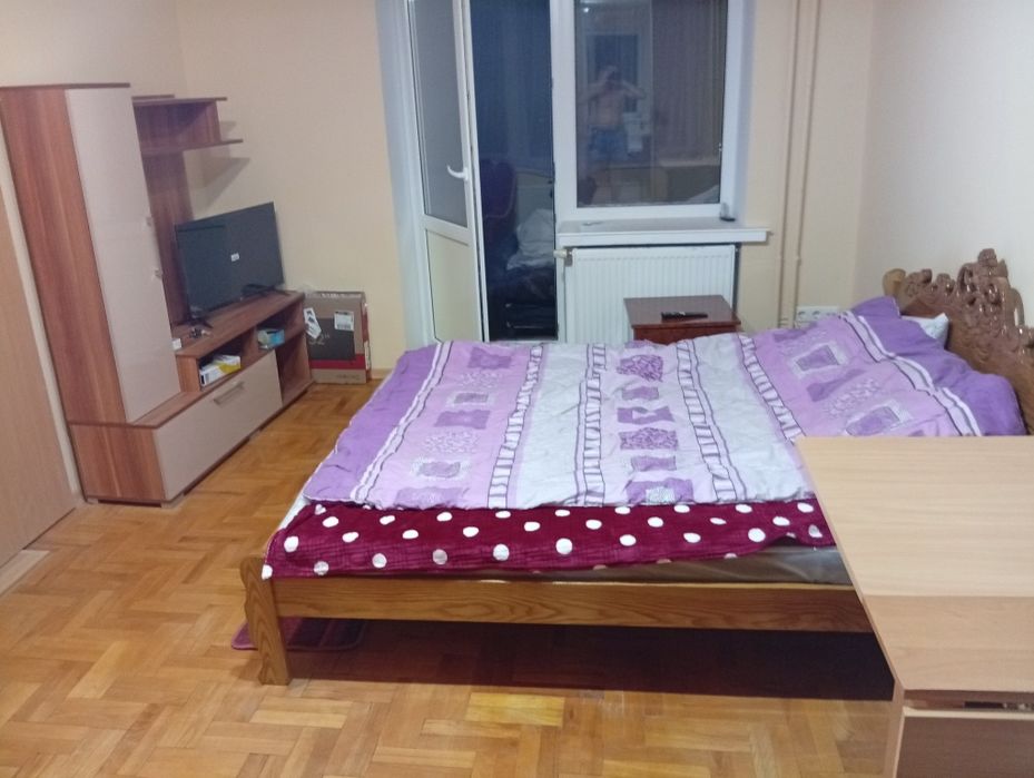 Здається місце в кімнаті