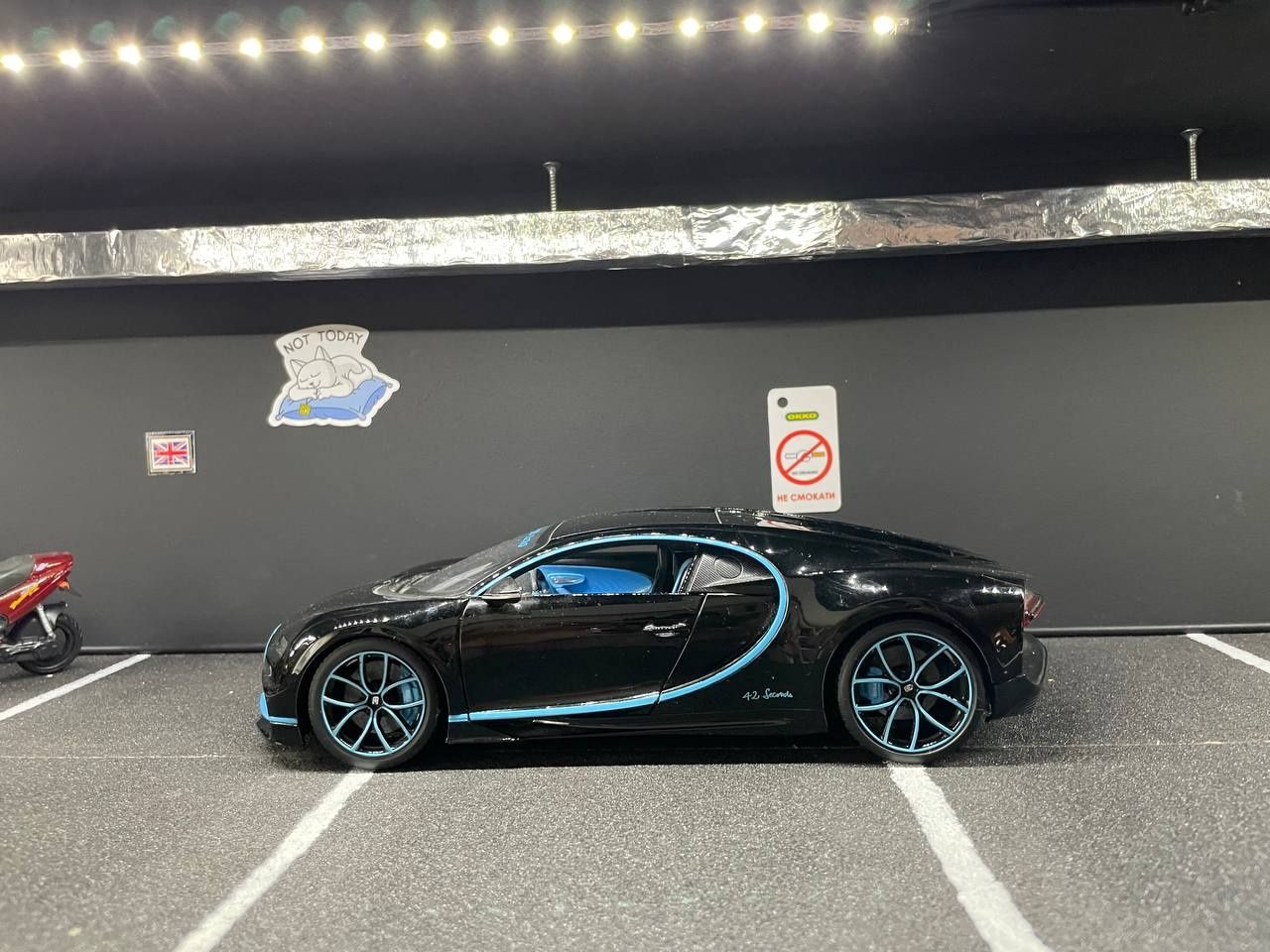 Модель Bugatti Chiron Bburago 1:18