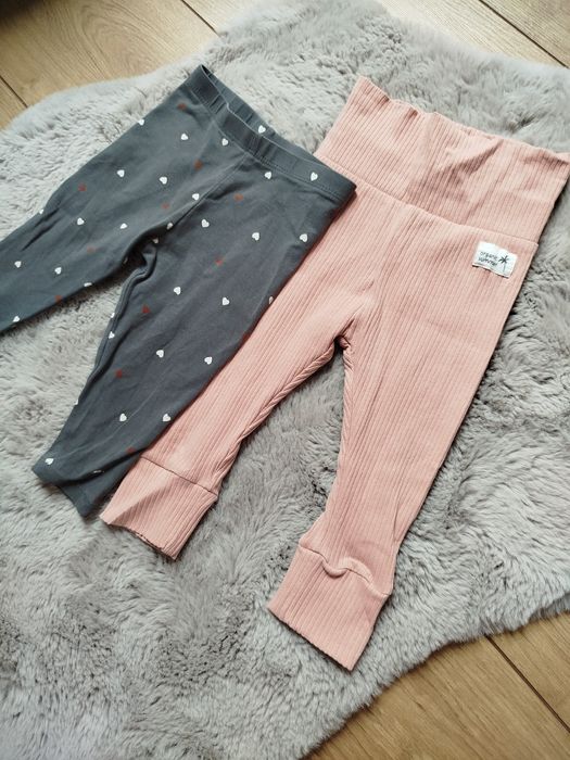 Prążkowane brzoskwiniowe legginsy 74 zestaw 2 szt