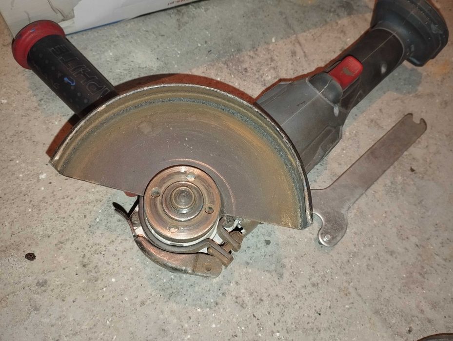 Graphite 58GE130 Szlifierka kątowa akumulatorowa Energy+ 125mm