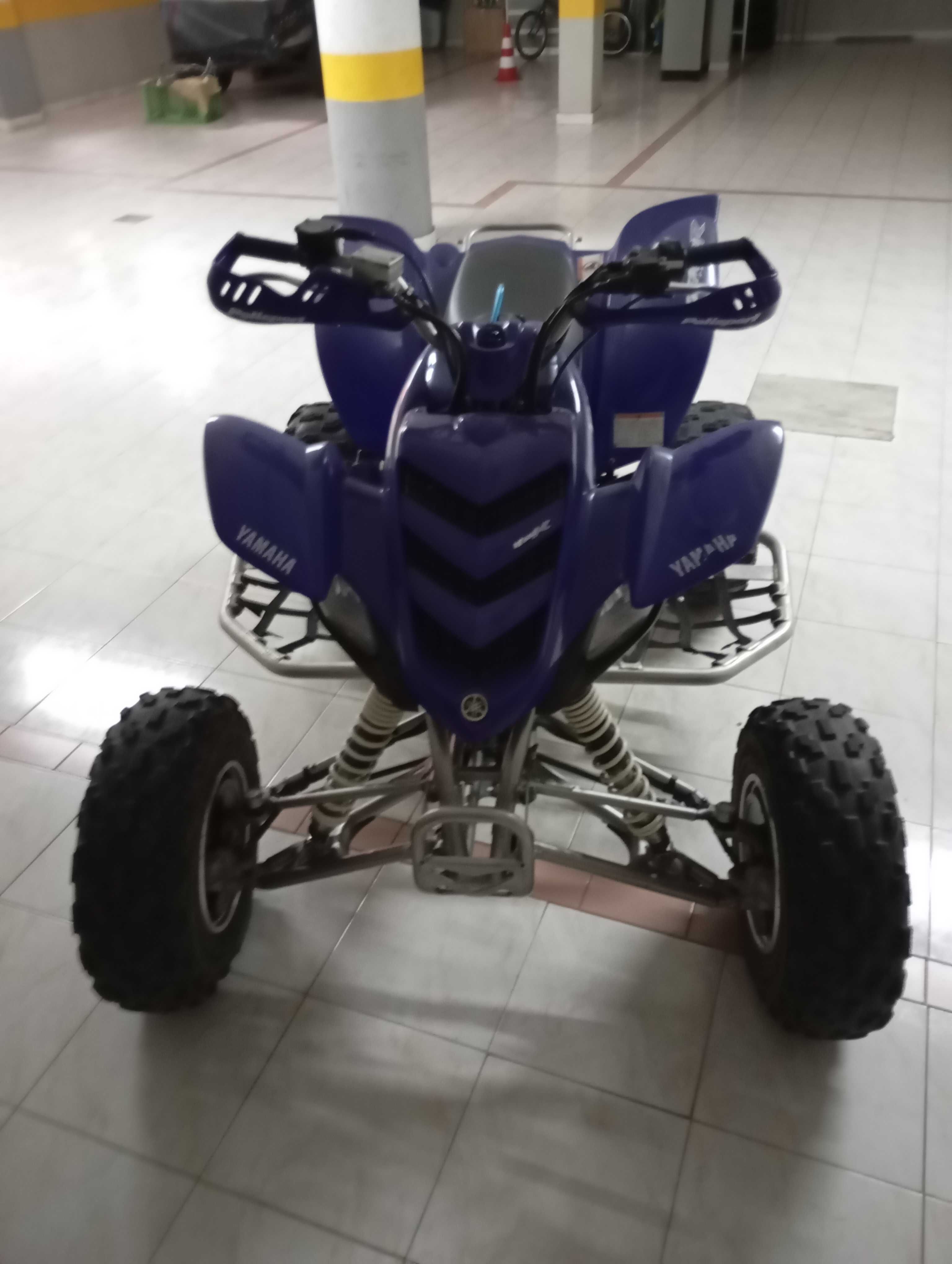 Yamaha raptor 660R