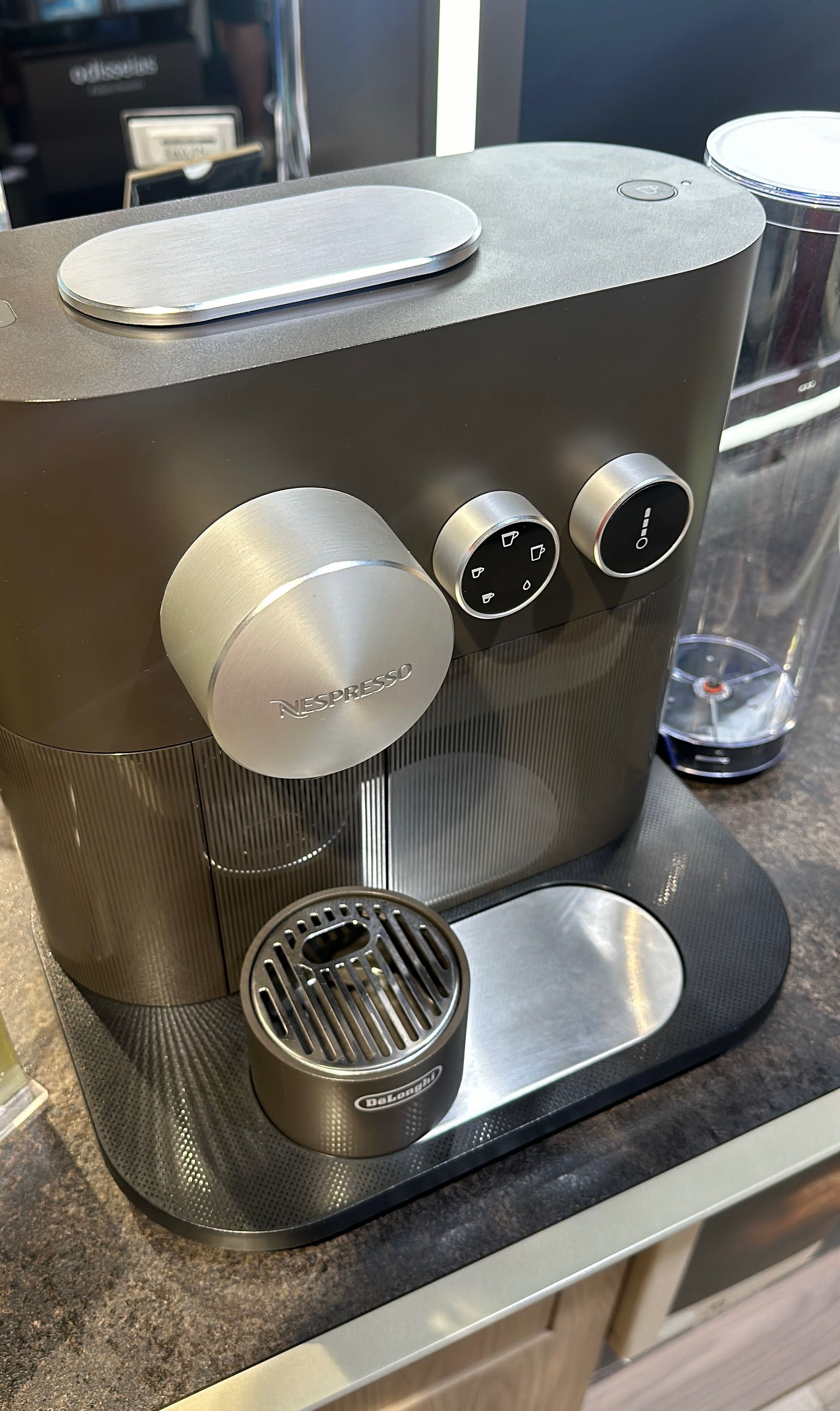 Máquina de café Nespresso Delonghi Expert - Antracite