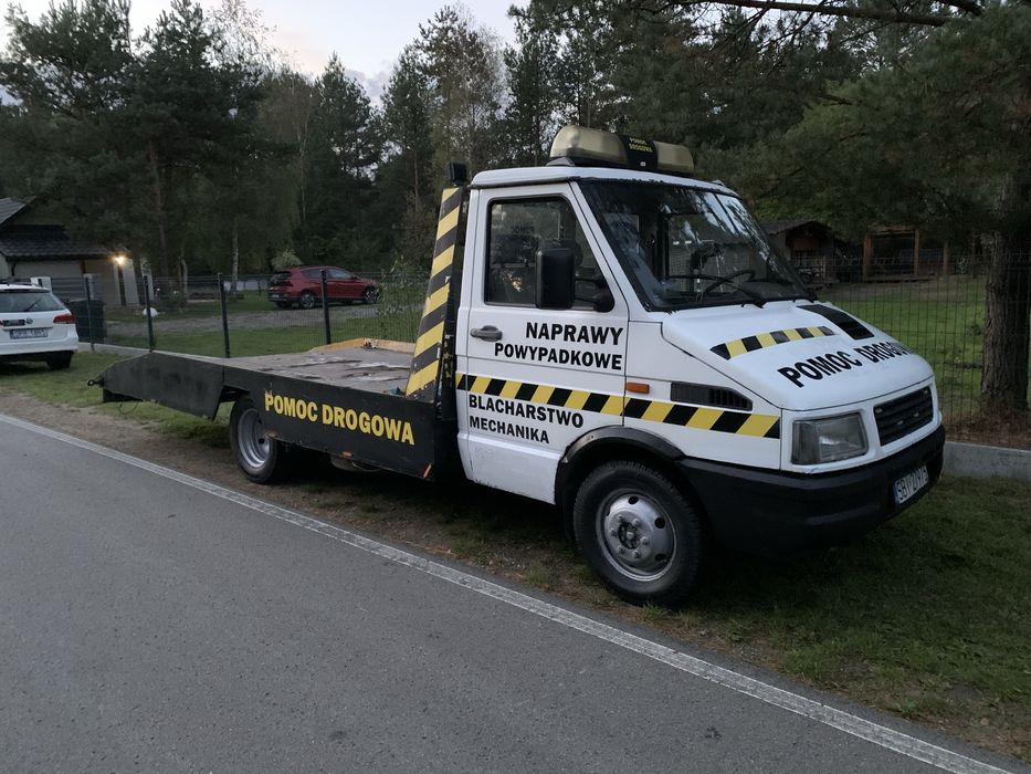 Rezerwacja Pomoc drogowa Laweta Iveco 35 8 hak mocna rama