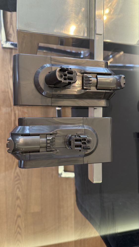 Dyson V15 Detect – 2 akumulatory, 2 filtry, stacja dokująca