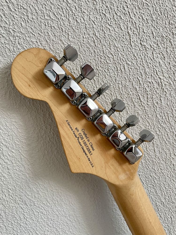 Zestaw gitara elektryczna Squier + wzmacniacz Peavey Rage 258 combo