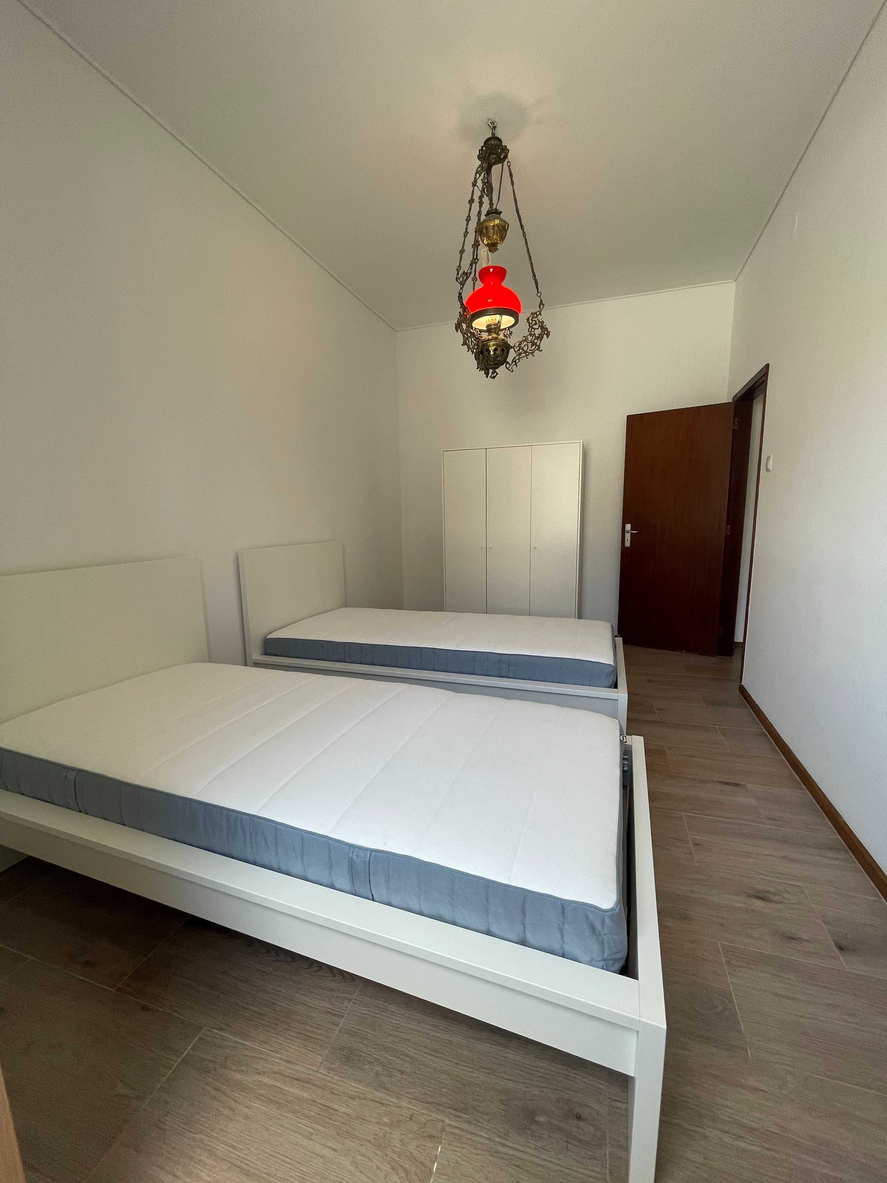 Cama em quarto duplo junto à Fox de Gaia