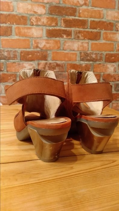 Sapatos Fly London - novos custam 125€
